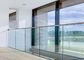 Geprefabriceerd huis Aangemaakt Glasdek die het Duurzame Frameless-Traliewerk van het Glasbalkon omheinen